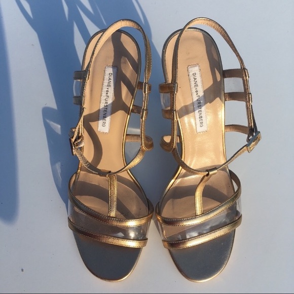 Diane Von Furstenberg Viola Metallic TStrap Sandal - Picture 2 of 8